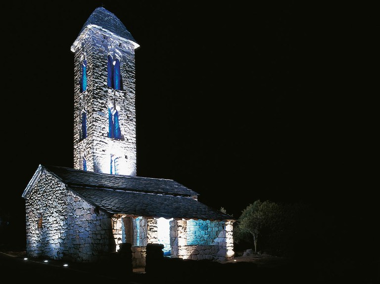 Iluminación de la capilla de Sant Miquel d'Engolasters
